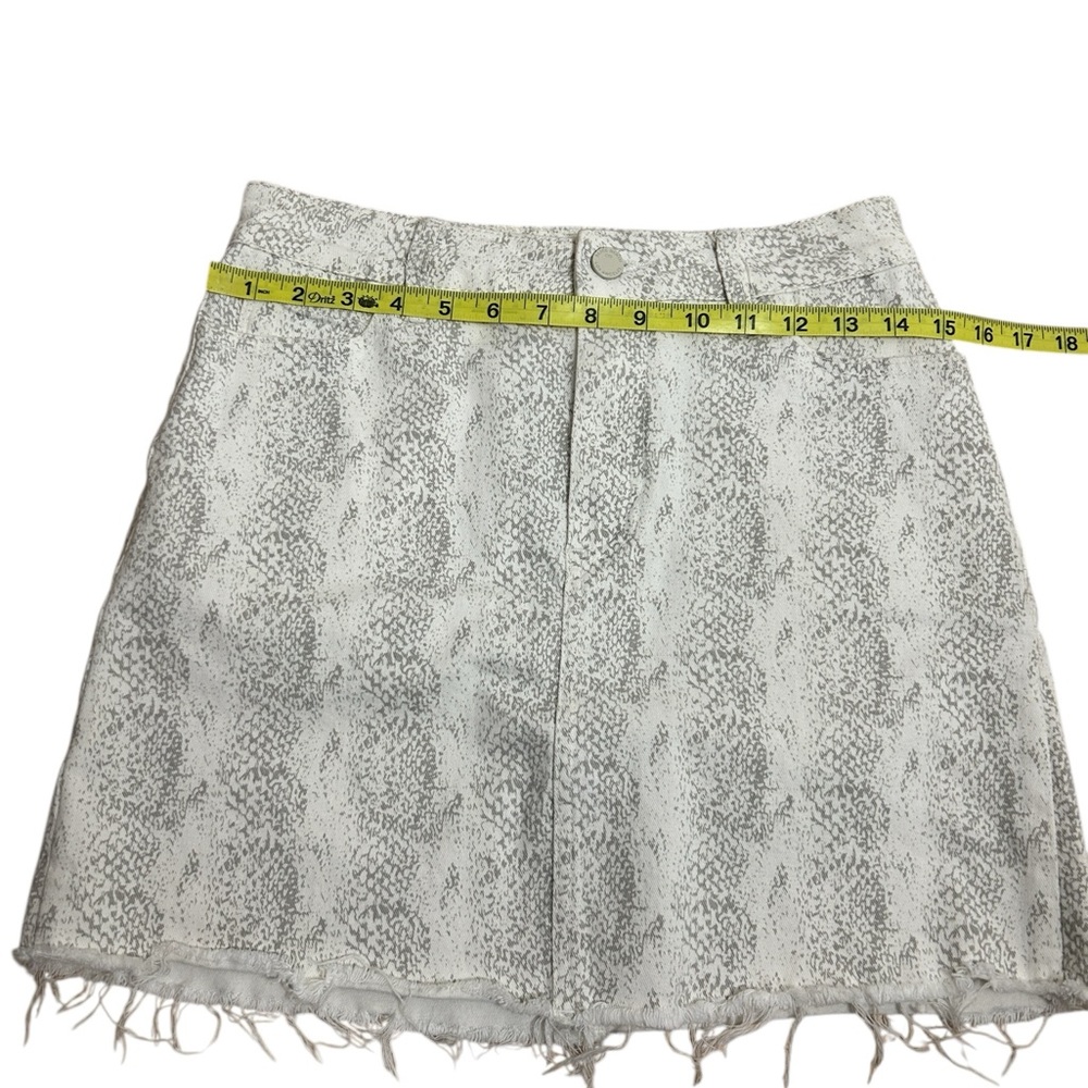 PAIGE Sonoran Snake Jasmine Skirt with Raw Hem, Snakeskin pattern size 27 - Picture 5 of 9